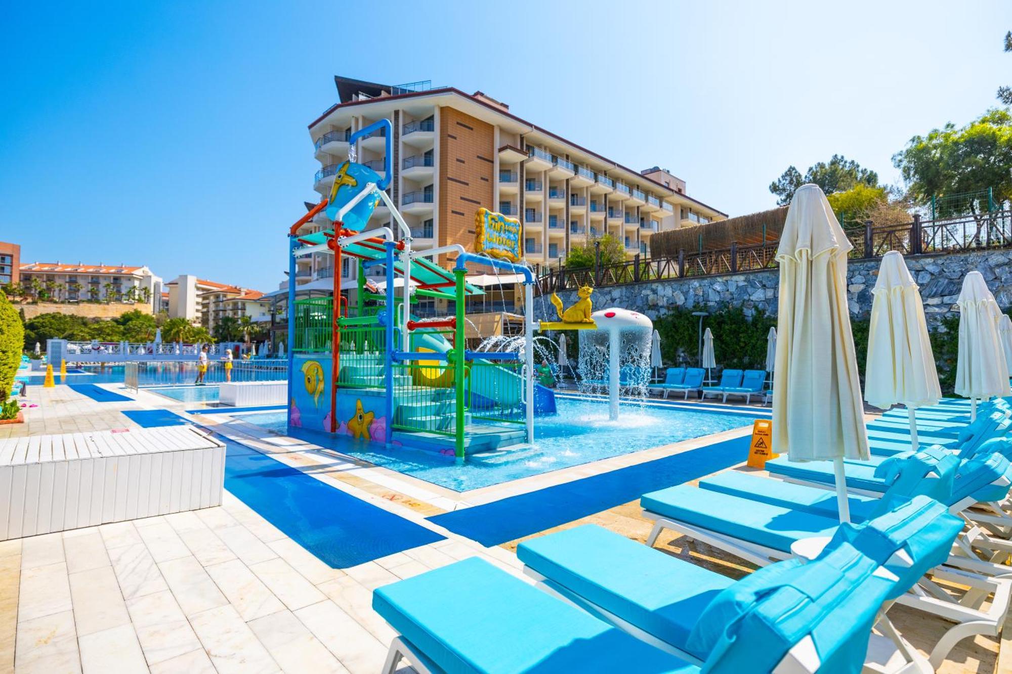 Ramada & Golf Курортний комплекс Кушадаси