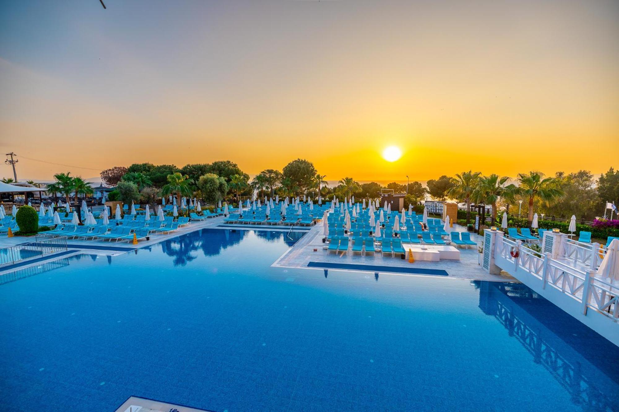 Ramada & Golf Курортний комплекс Кушадаси